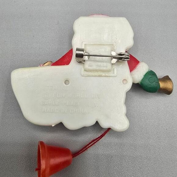 Santa Vintage Christmas Pin - Picture 2 of 2